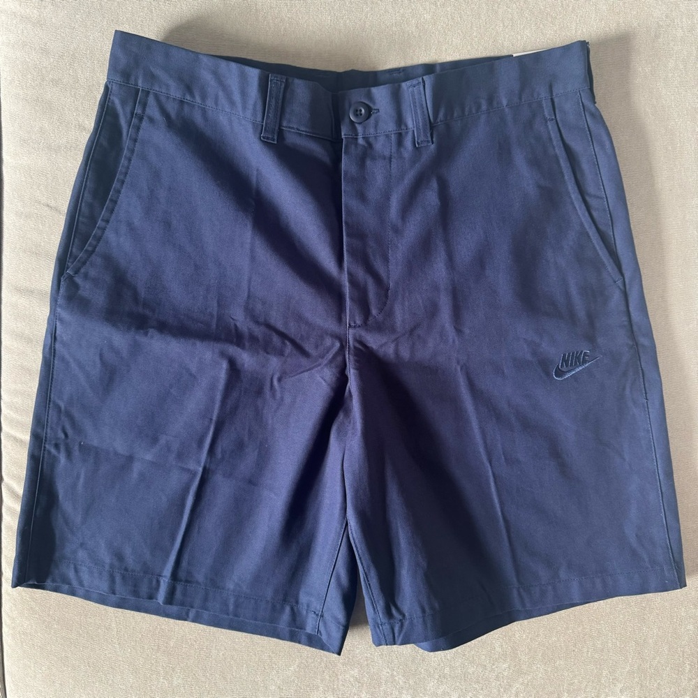 Nike men’s chino shorts, M